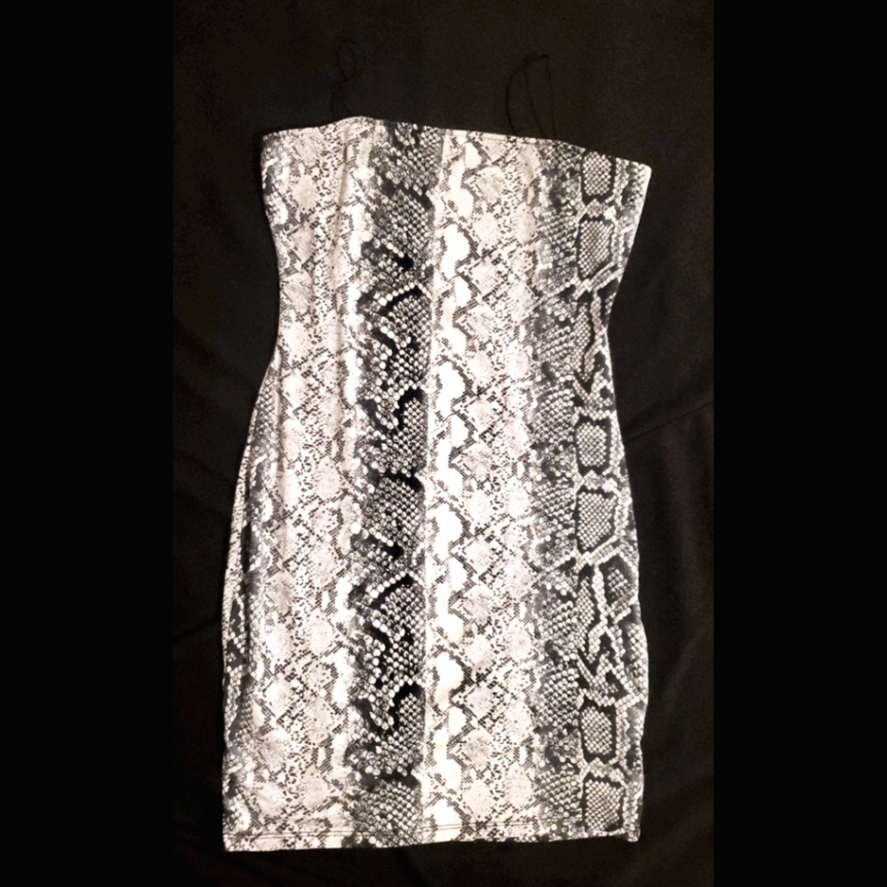 Fashion Nova Snakeskin Bodycon Dress